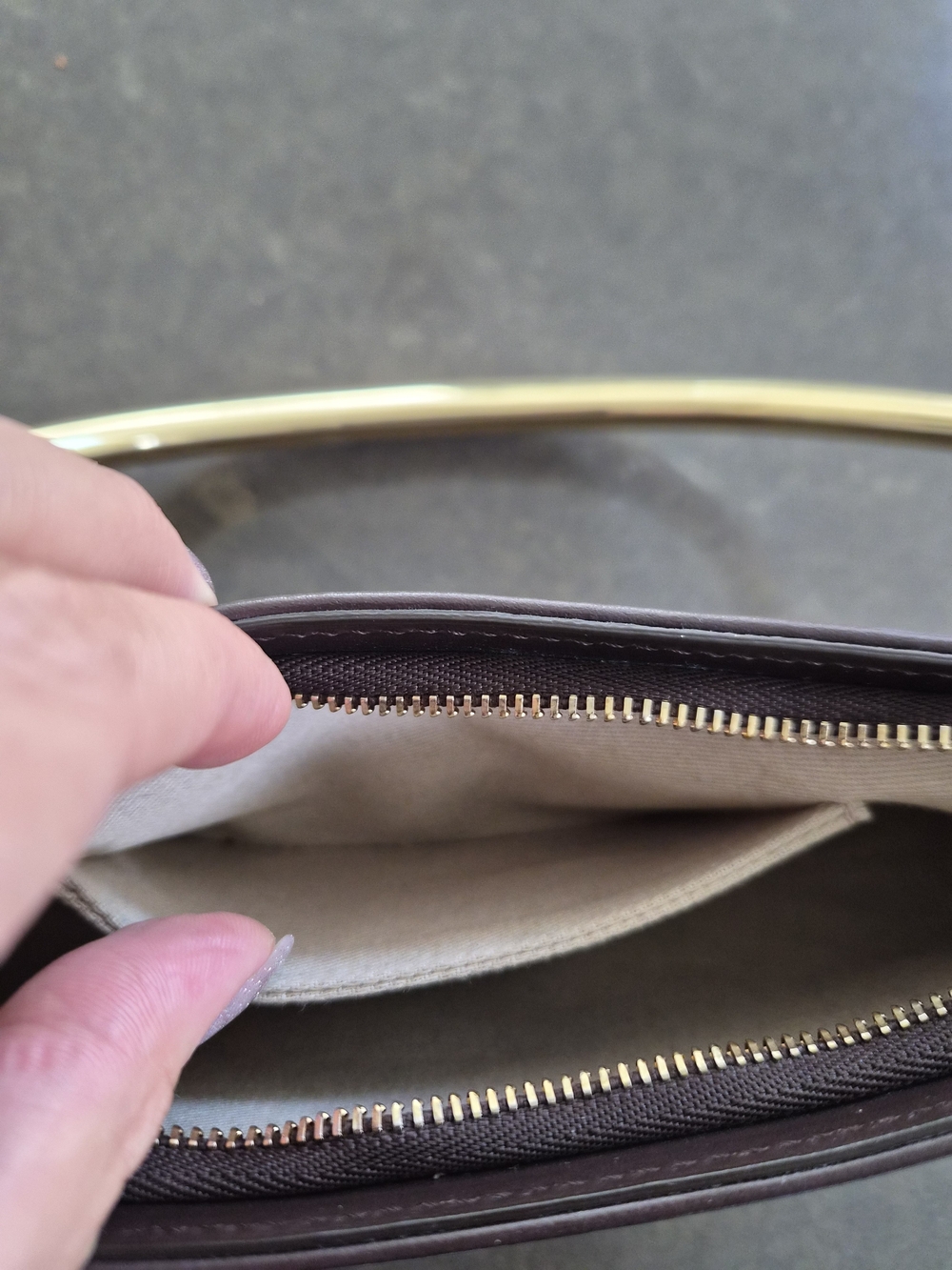 Jacquemus Purple Leathers Shoulder Bag with Gold Handle - Picture 6 of 8